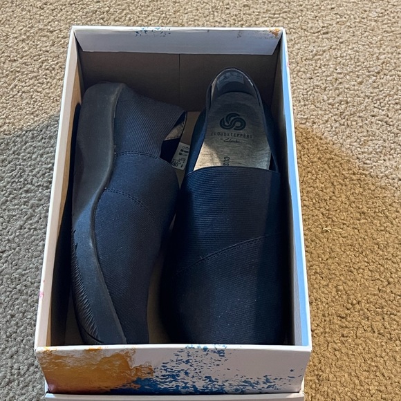 NIB Cloudstepper by Clarks, 8 1/2 - Picture 1 of 4